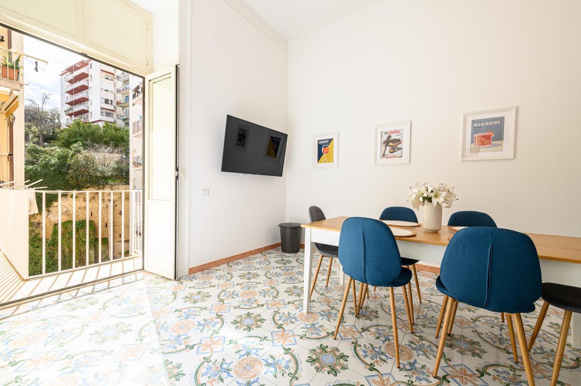 Guest House 121 Charming Apartment Napoli Bagian luar foto